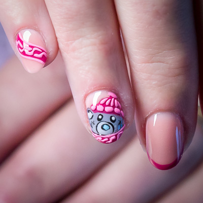 Handgeschilderde nail-art met 3D sugareffect